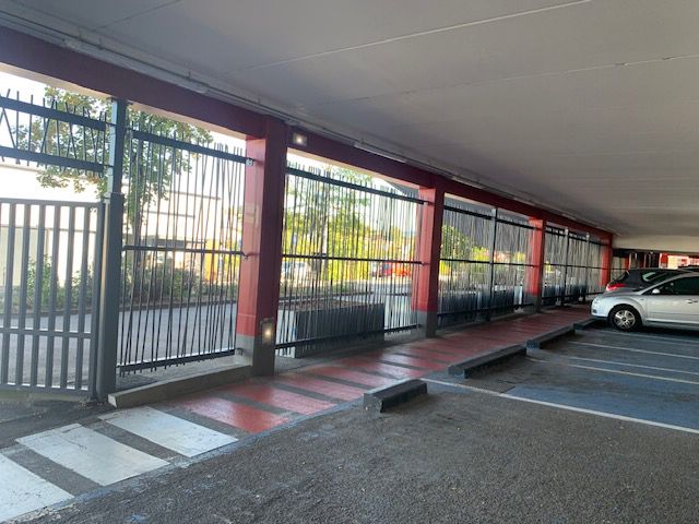 Clôtures pour le parking couvert du Géant Casino Monthieu 3